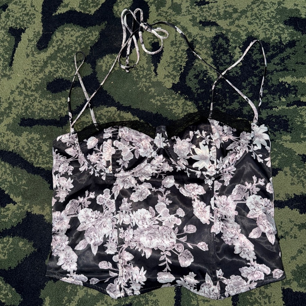 Blush super cute Floral Black and White halter Women's Top size large